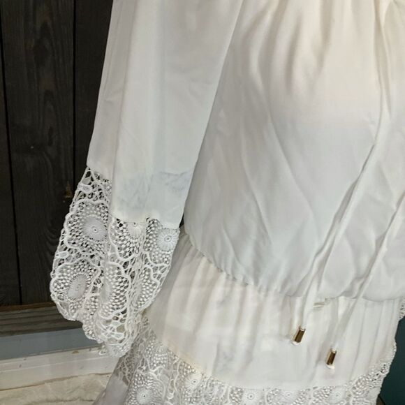 #225 Lace dress  - Picture 4 of 11